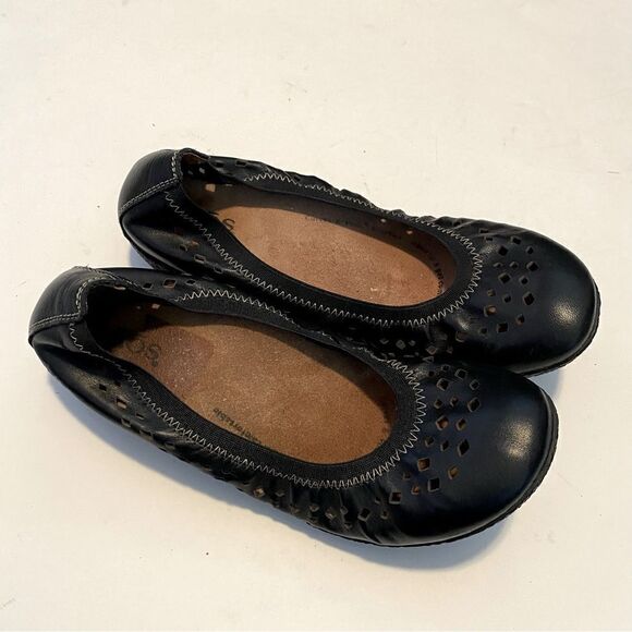 Taos Untold Ballet Flat Leather laser cut Black rounded toe flats-36US 5 - Picture 2 of 9